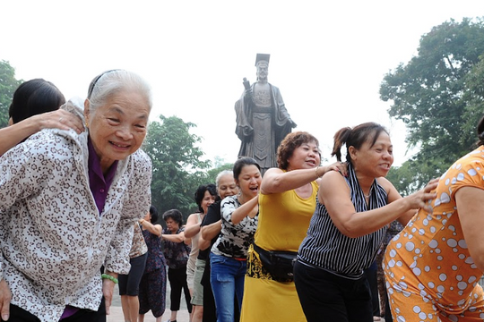 Tuổi thọ người Việt tăng mạnh, làm gì để già hoá thành công?