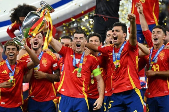 HLV De La Fuente: "Euro 2024 mở ra thời hoàng kim mới cho Tây Ban Nha"
