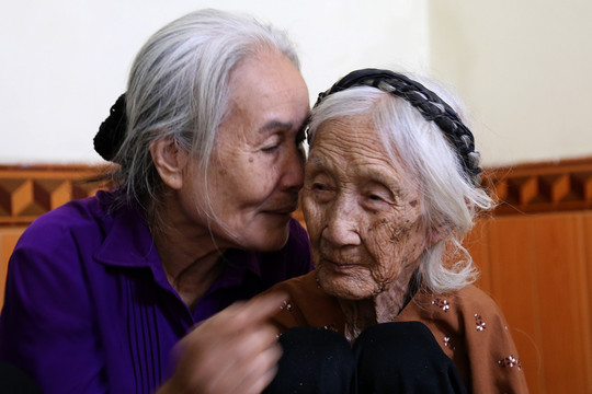 Mẹ Việt Nam anh hùng 109 tuổi mỗi ngày vẫn mong con trở về để cùng ăn cơm