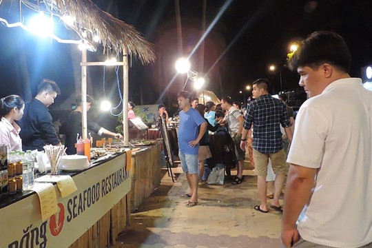 First-night food street to open in Phan Thiet