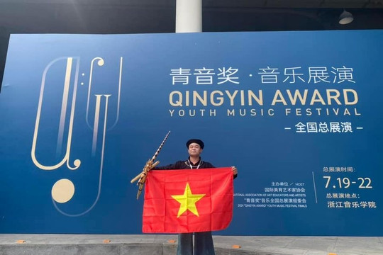 Ethnic Mong contestant wins first prize at international youth music festival