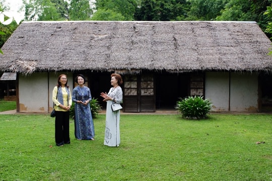 A tour around President Ho Chi Minh relic site in Thailand