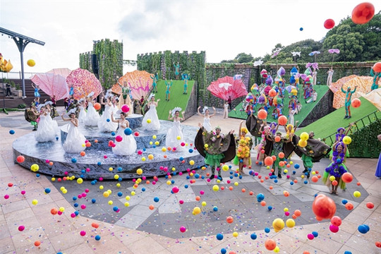 ‘Fairy Blossom’ show in Bà Nà Hills daily attracts crowds of visitors