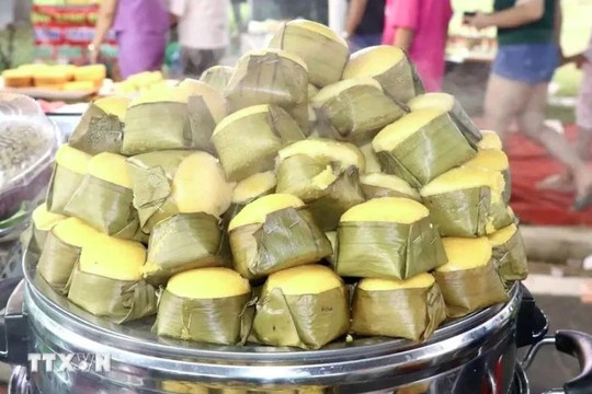 100 traditional cakes made from palmyra palm set Vietnamese record