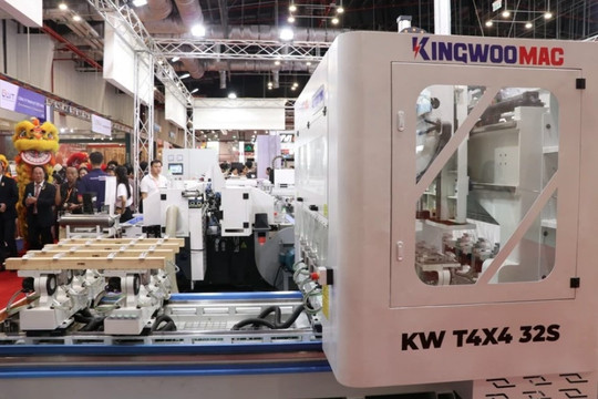 Int’l woodworking machinery expo opens in Binh Duong province