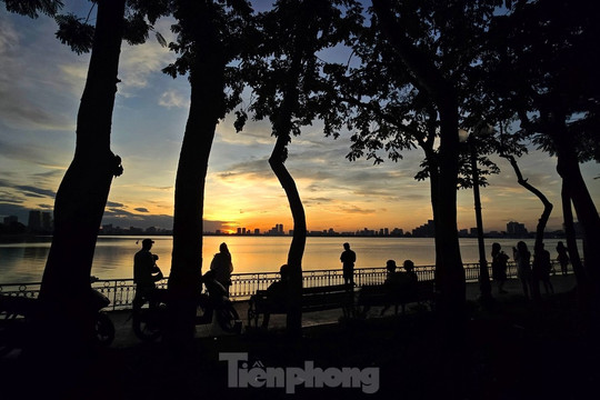 Beautiful Hanoi lake during sunset