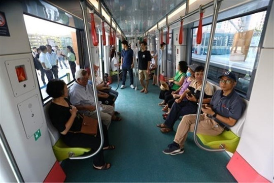 Passenger numbers exceed 250,000 in first four days of Nhổn-Hà Nội metro line, setting new record