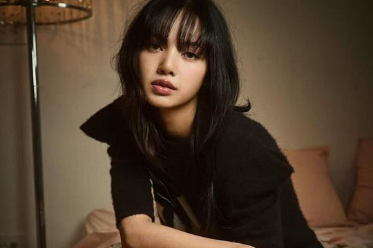 Lisa trấn an khán giả về tin BlackPink tan rã