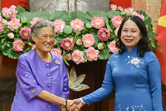 Công chúa Thái Lan Maha Chakri Sirindhorn thăm Việt Nam