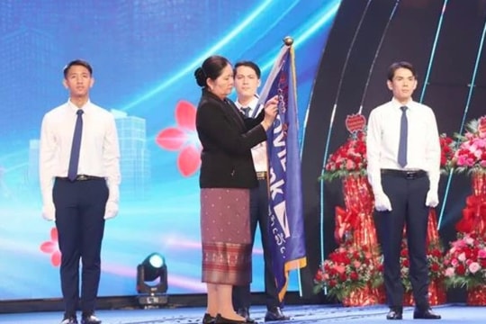 Laos – Vietnam bank honoured with Lao state’s first-class Labour Order