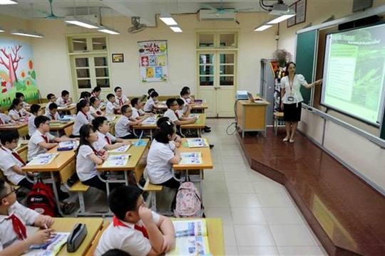 Gradually making English second language in schools: Politburo