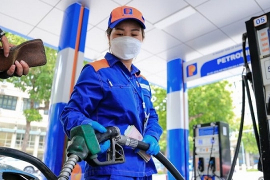 Retail petrol and oil prices down in latest adjustment