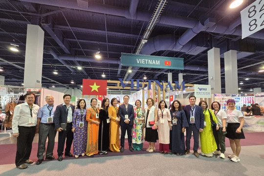 Vietnamese garment makers seek market opportunities at US fashion trade show