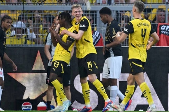 Dortmund thắng trận mở màn Bundesliga