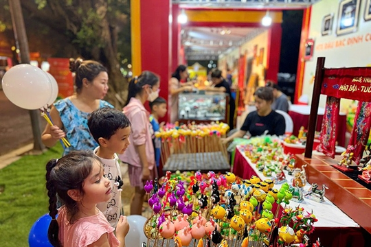 Interesting activities, delicious food, big tour promotions available at Hà Nội Tourism Gift Festival