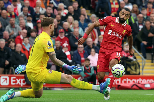 Diaz và Salah ghi bàn, Liverpool đánh bại Brentford