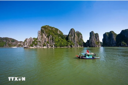 Hạ Long Bay - Cát Bà Archipelago recognised as World Geological Heritage