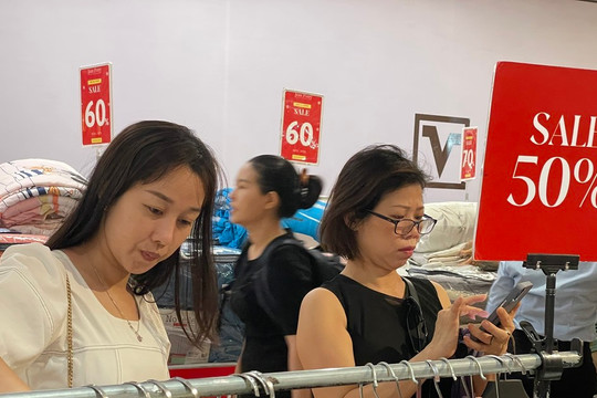 Large-scale branded goods promotion extended for ten days launched in HCMC