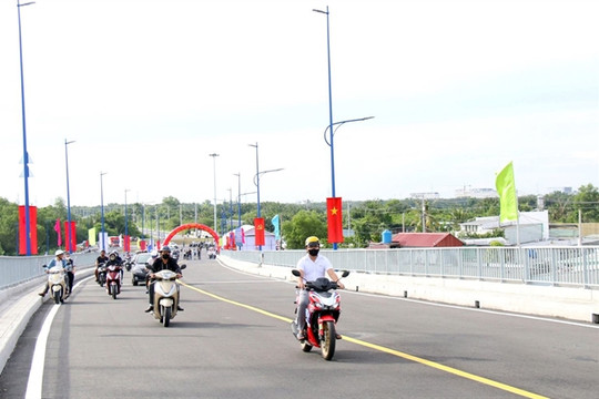 New HCM City bridge connects Nhà Bè with Bình Chánh