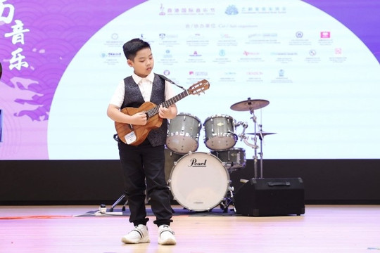 Vietnamese-Australian boy wins first prize at Hong Kong Int'l Music Festival