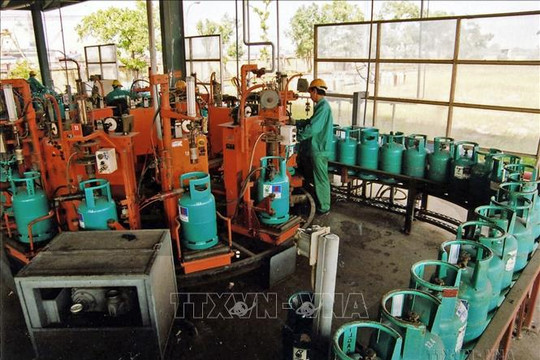 ​Từ ngày 1-9, giá gas bán lẻ trong nước tiếp tục điều chỉnh tăng