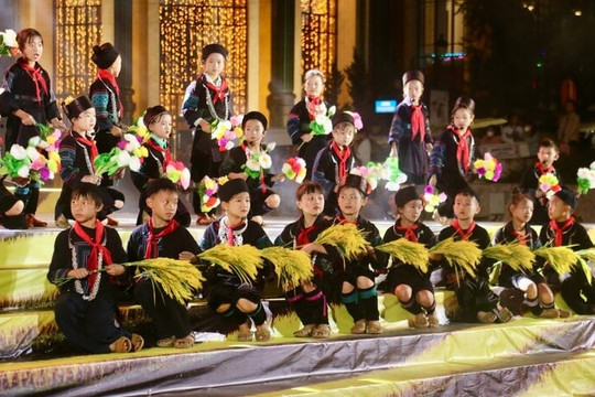 Lao Cai hosts Sa Pa autumn festival for National Day celebrations