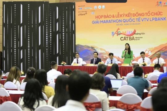 Runners to discover beautiful Cat Ba at VTV LPBank Marathon 2024