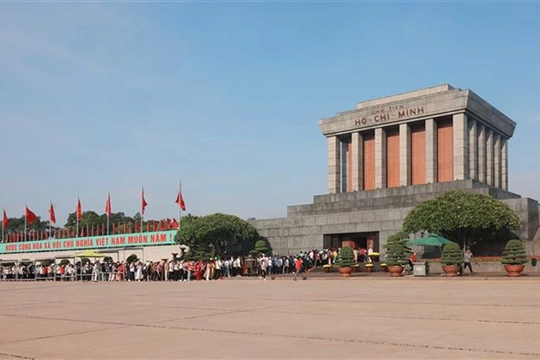 Hồ Chí Minh Mausoleum welcomes over 30,500 visitors on National Day