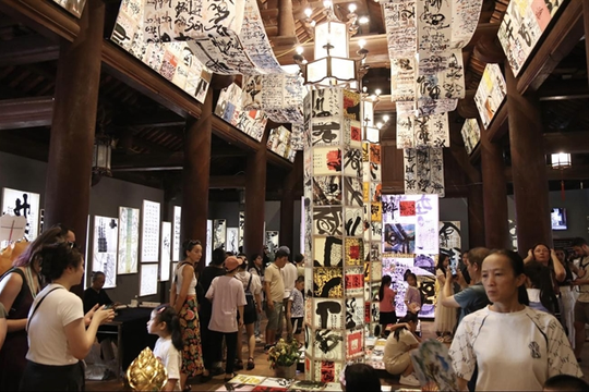 Illuminated calligraphy artworks exhibited at the Temple of Literature