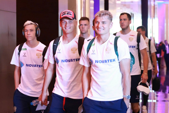 Russian players arrive in Hanoi for three-side friendly tournament