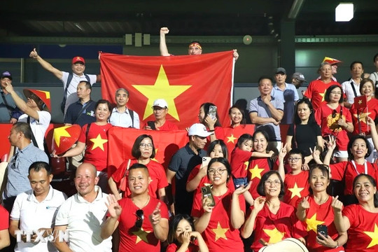 Vietnamese women footballers still inferior to German RB Leipzig sisters