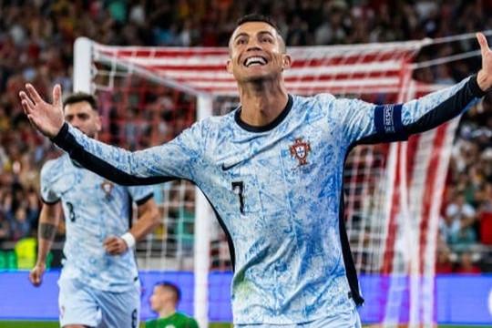 Ronaldo ghi bàn thứ 900 giúp Bồ Đào Nha thắng, Tây Ban Nha hòa thất vọng