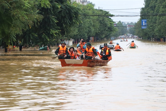 Widespread floods hit the north