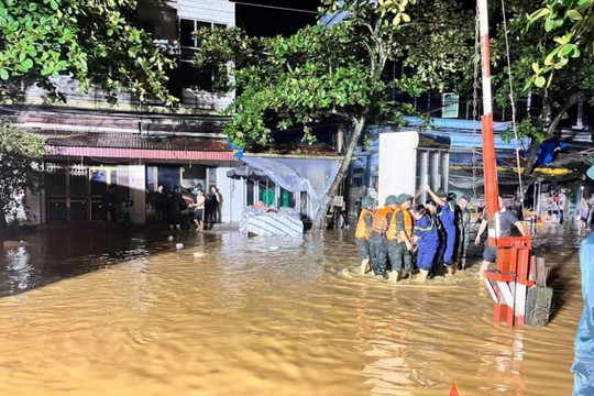 Thời tiết hôm nay (11-9): Bắc Bộ mưa lớn, cảnh báo lũ đặc biệt lớn trên sông Thao