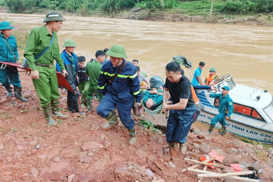 Another severe landslide in Lào Cai leaves 7 dead, 11 missing