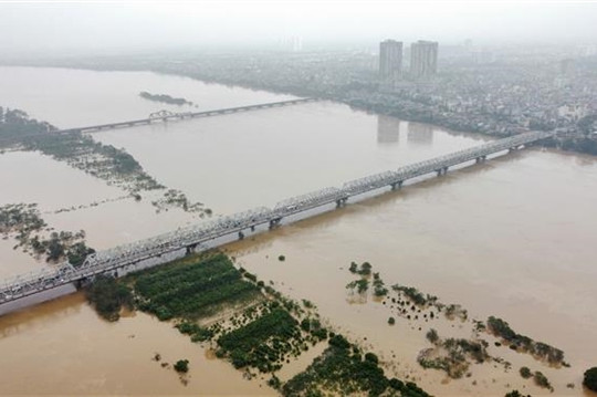 Red River water levels drop below Alert Level 2, but warnings remain