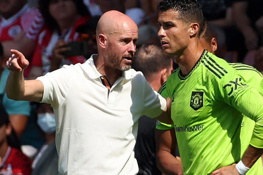 HLV Ten Hag gay gắt đáp trả Cristiano Ronaldo