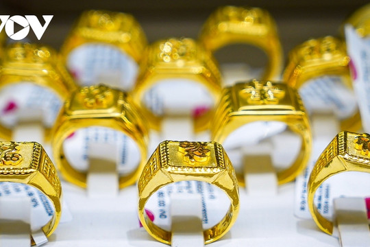 Domestic gold ring hits record-breaking VND79 million per tael