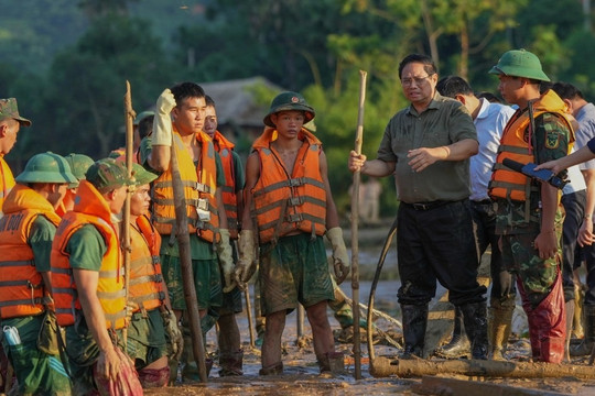 Sẽ làm nhà sàn trong khu tái định cư Làng Nủ trên đồi Sim