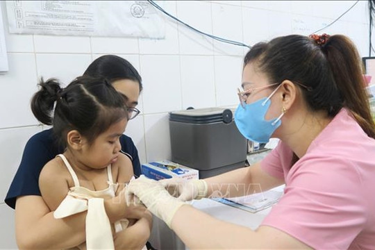 HCM City sets up 12 rapid response teams to tackle measles outbreaks in schools