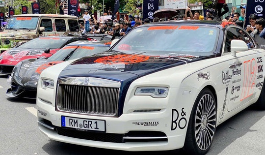 Soi giá siêu xe Rolls-Royce, Koenigsegg, Ferrari...tại Gumball 3000