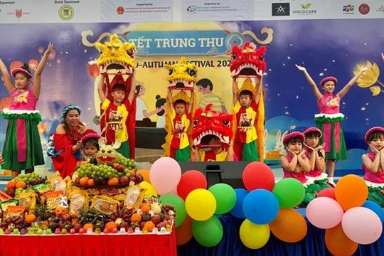 Overseas Vietnamese in Singapore enjoy Mid-Autumn Festival