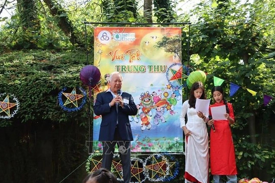 Vietnamese in Brussels celebrate Mid-Autumn Festival