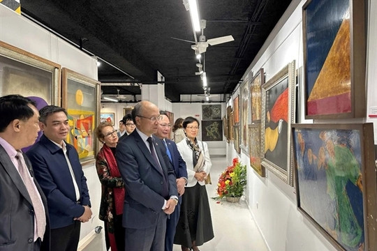 Vietnamese lacquer art introduced in Paris

