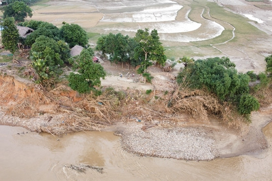 Victims of the devastating typhoon are in dire need of rice, fish sauce, salt, toothpaste and washing powder