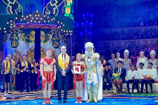 Việt Nam wins silver at the International Circus Festival