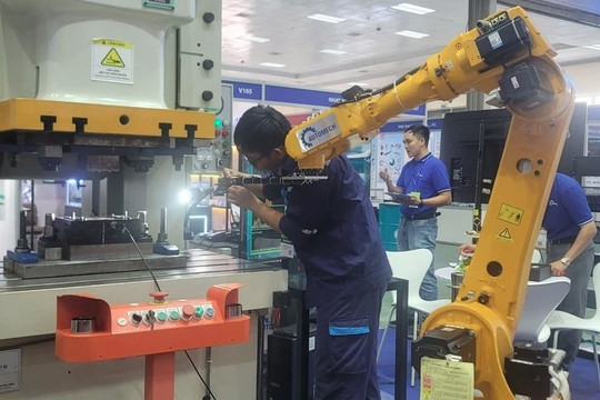 Many foreign firms engage in 2024 Hanoi Supporting Industry Fair