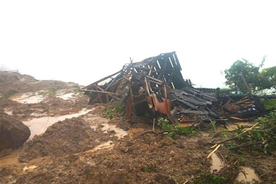 Body of six-month-old baby washed away in Hà Giang flood found
