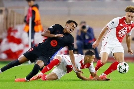 Lamine Yamal ghi bàn, Barcelona vẫn thua đau đớn ở Champions League