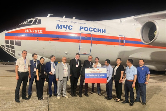 Russian humanitarian aid arrives in Việt Nam